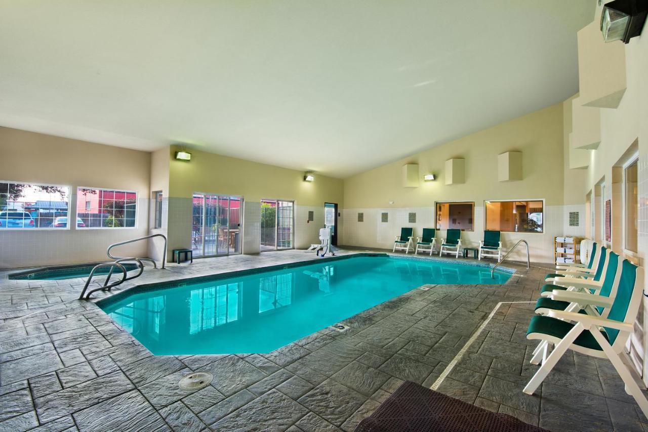 Oxford Suites Hermiston Dış mekan fotoğraf